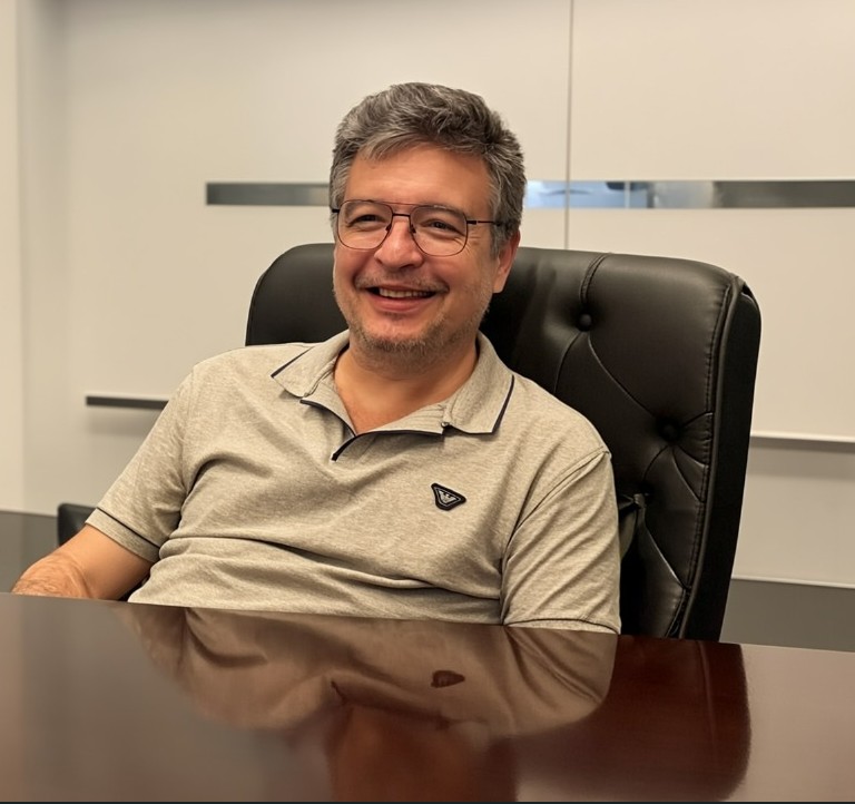 Rogério Takeshita — Sócio-Diretor